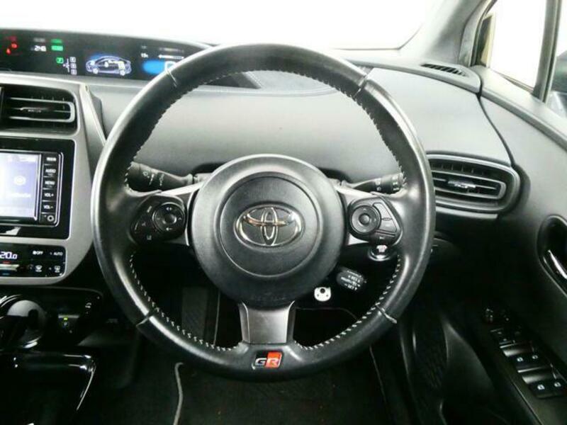 PRIUS PHV