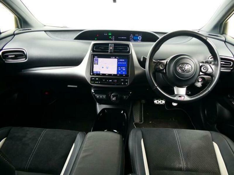 PRIUS PHV