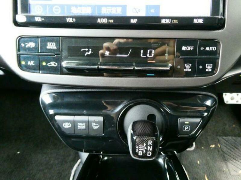 PRIUS PHV