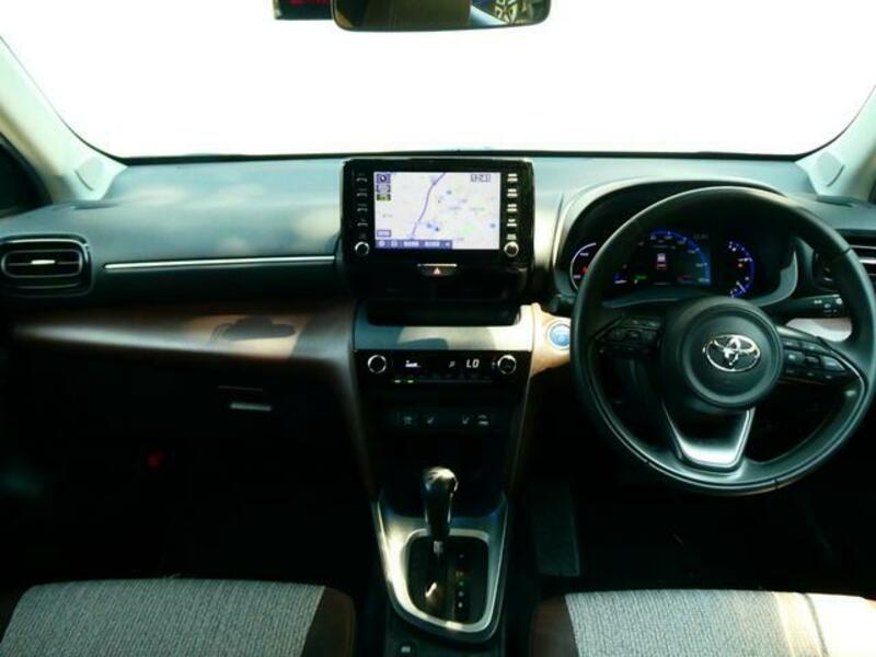 YARIS CROSS