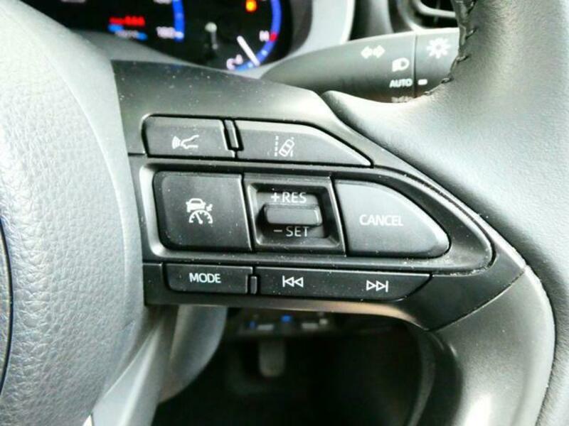 YARIS CROSS
