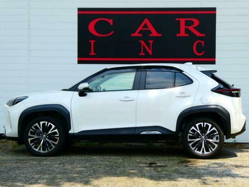 YARIS CROSS