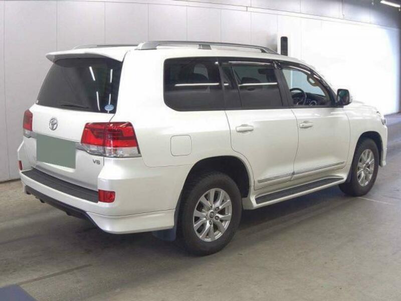 LAND CRUISER