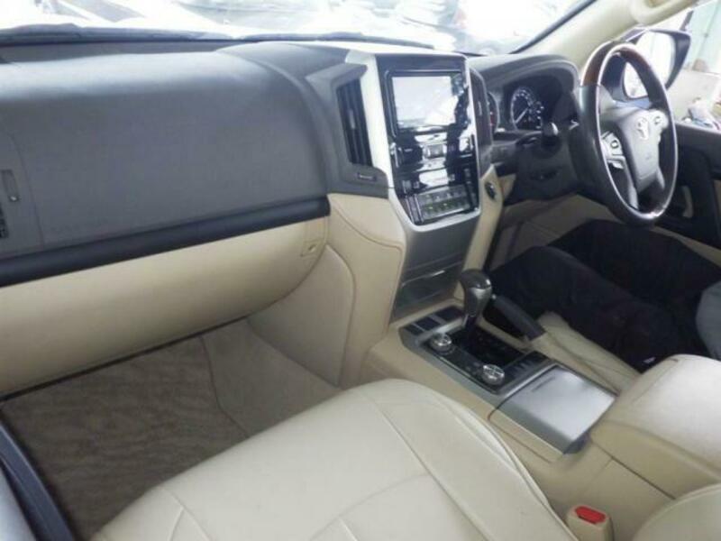 LAND CRUISER