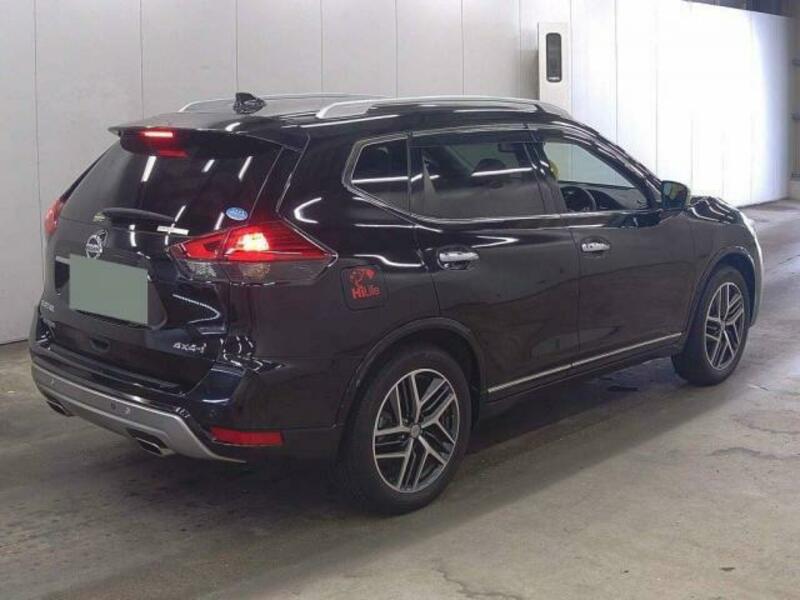 X-TRAIL