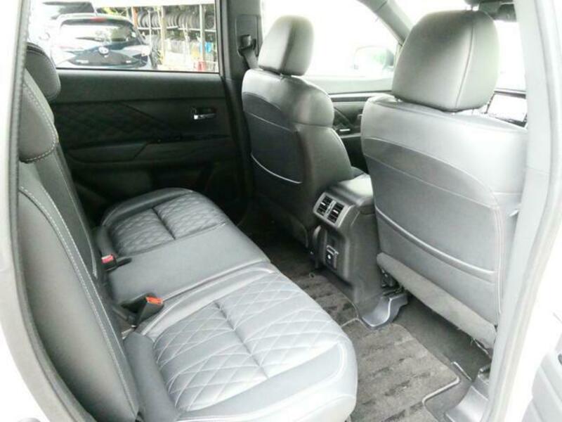 OUTLANDER PHEV