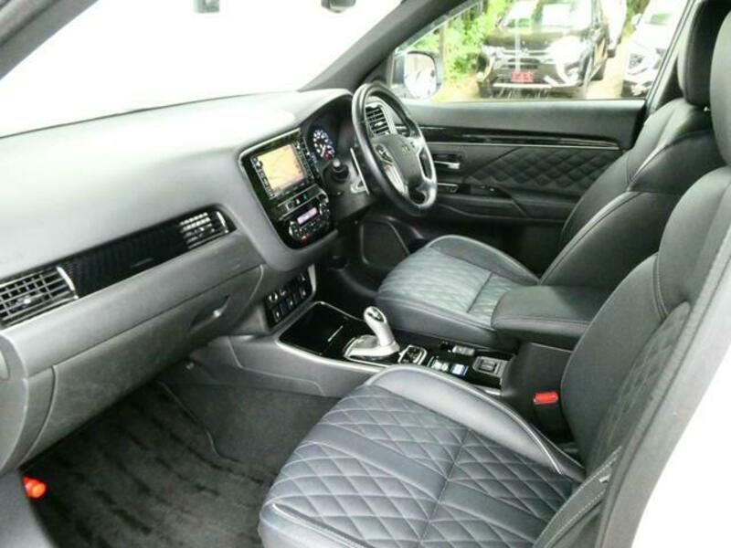 OUTLANDER PHEV