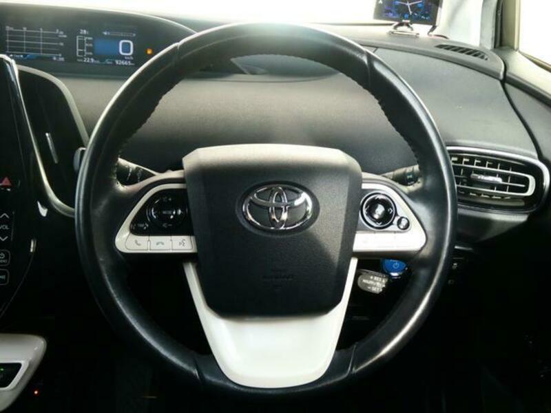PRIUS PHV