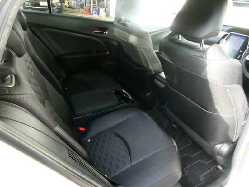 PRIUS PHV