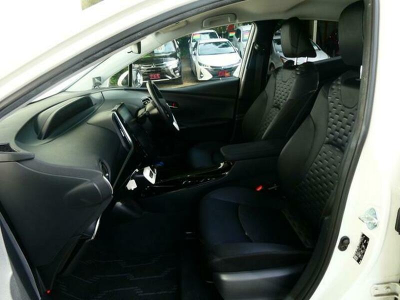 PRIUS PHV