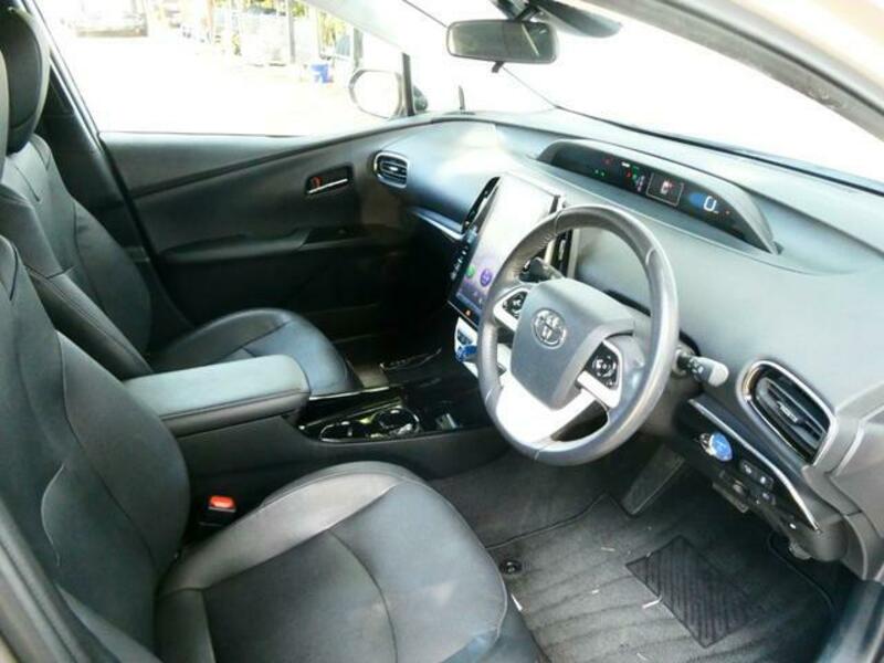 PRIUS PHV