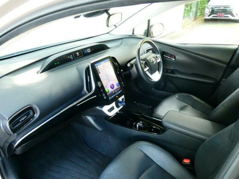 PRIUS PHV