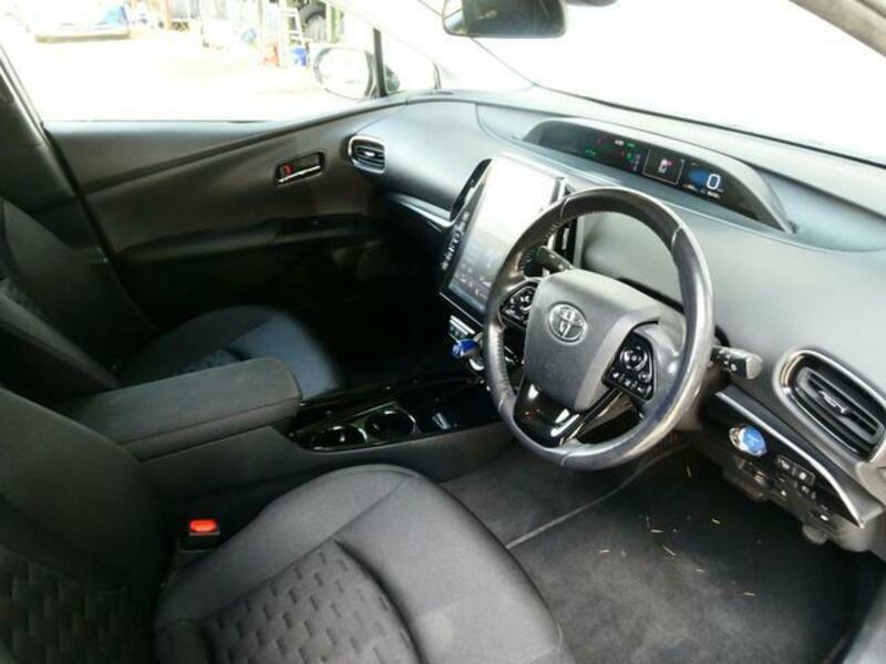 PRIUS PHV