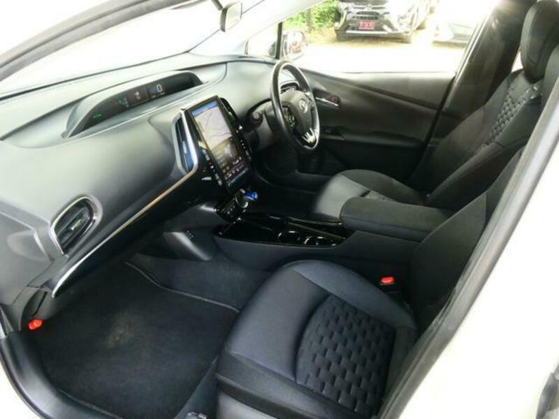PRIUS PHV