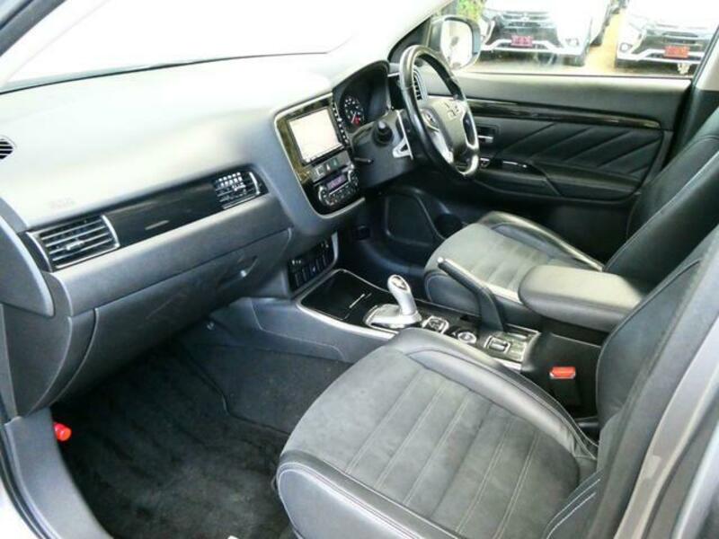 OUTLANDER PHEV