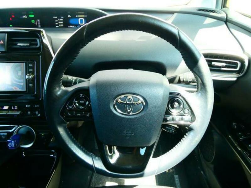 PRIUS PHV