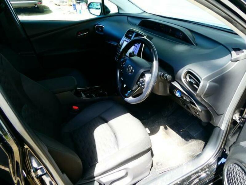 PRIUS PHV