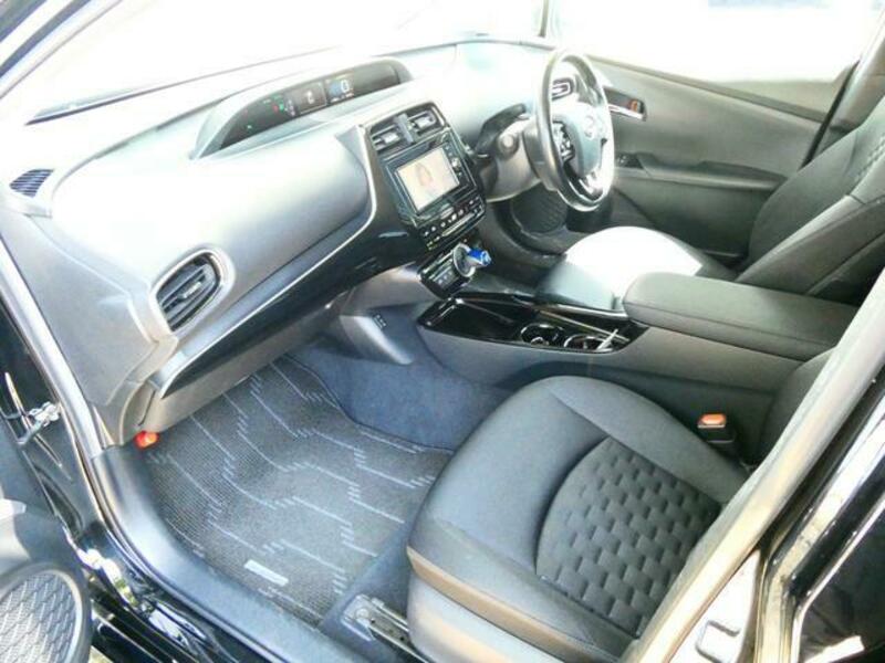 PRIUS PHV