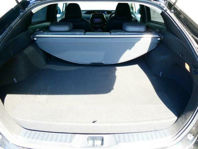 PRIUS PHV