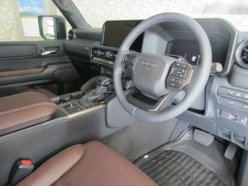LAND CRUISER 250