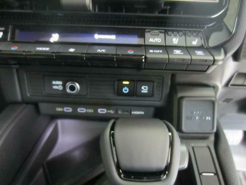 LAND CRUISER 250