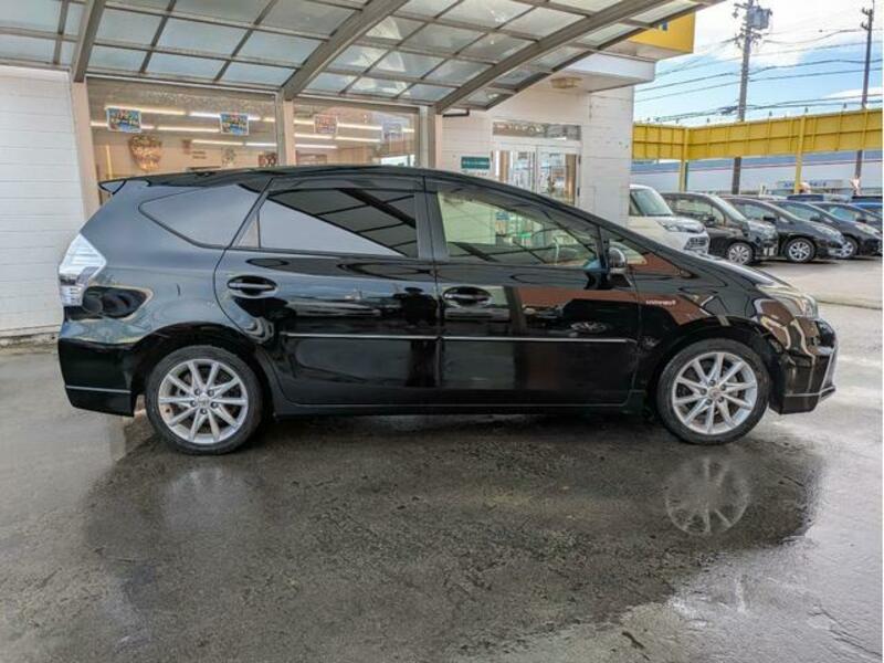 PRIUS ALPHA
