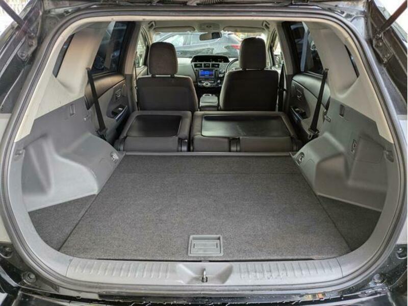 PRIUS ALPHA