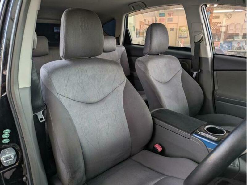PRIUS ALPHA