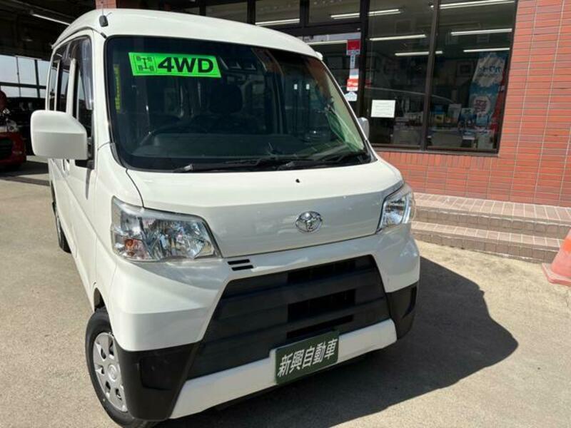 TOYOTA PIXIS VAN