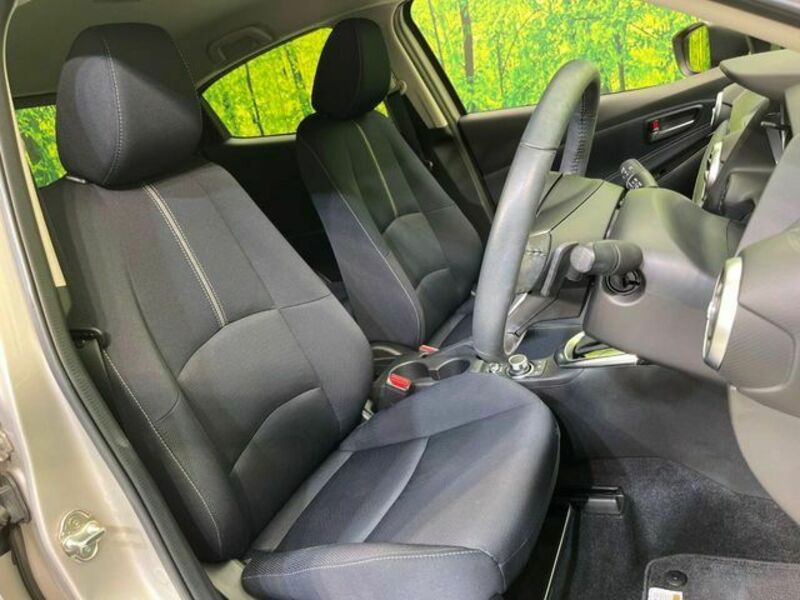 MAZDA2