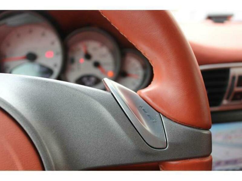 911