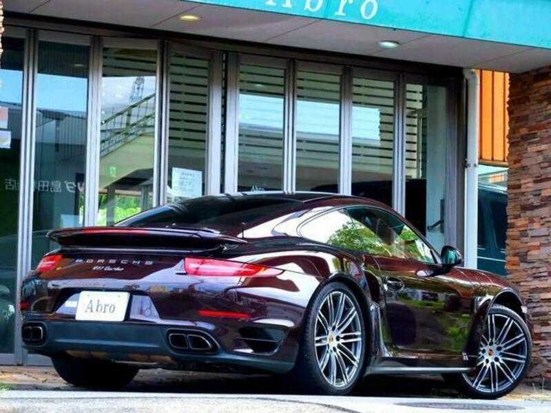 911