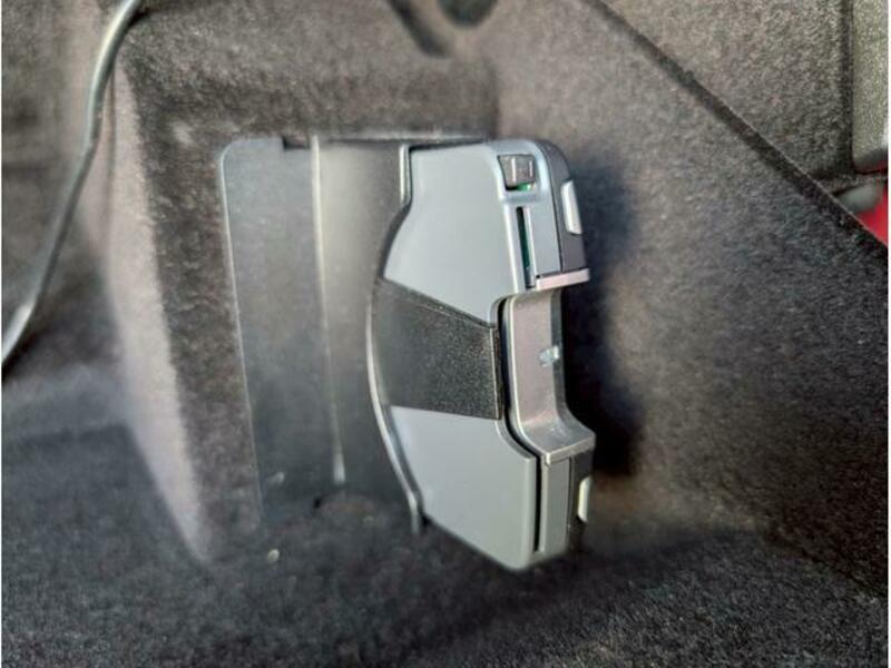 911