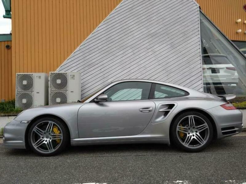 911