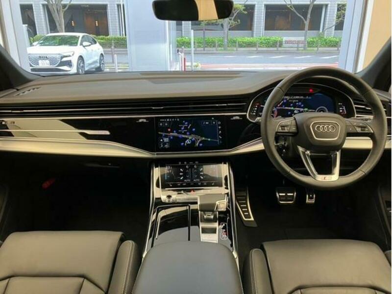 Q7