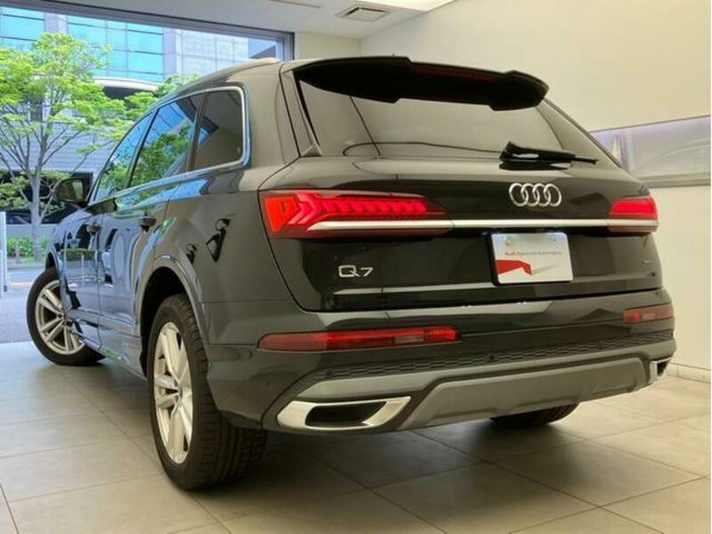 Q7