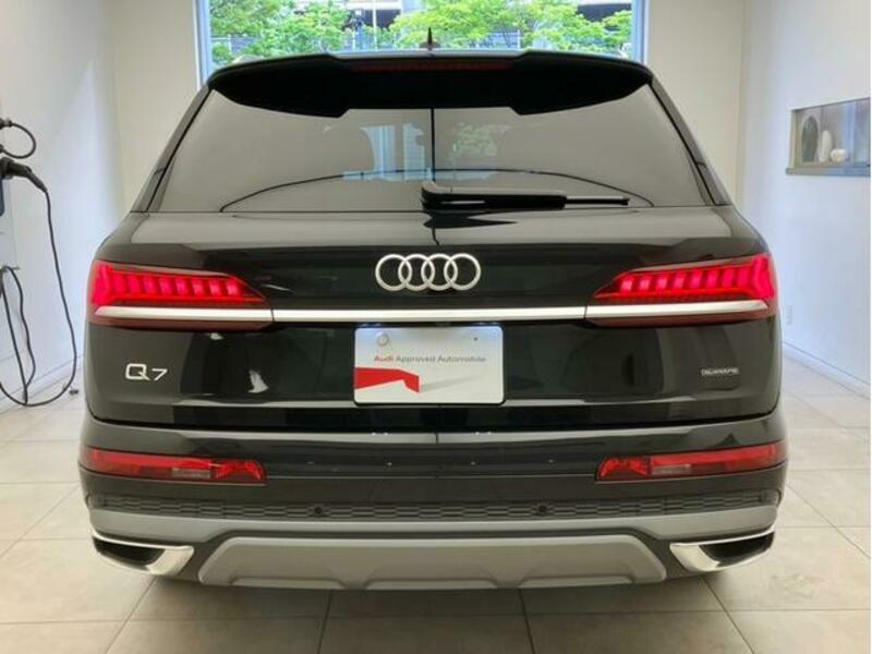 Q7