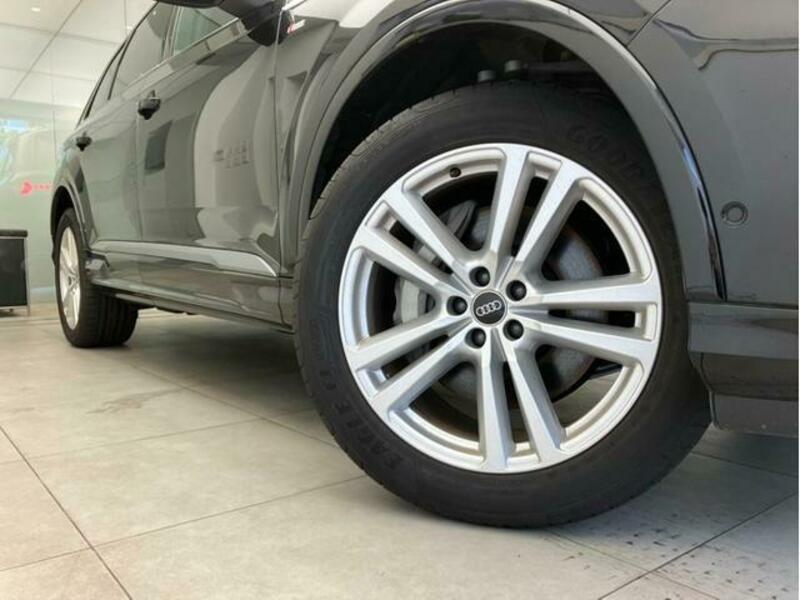 Q7