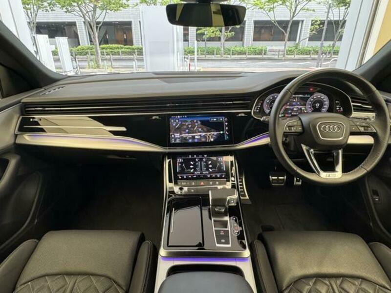 Q8