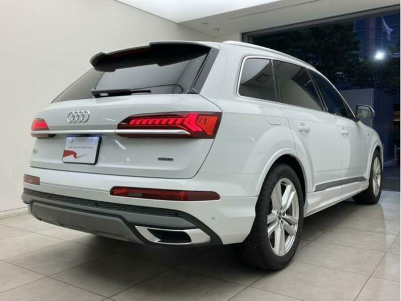 Q7