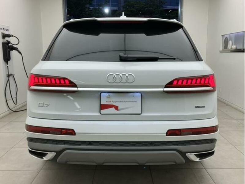 Q7