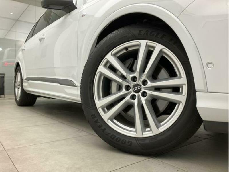 Q7