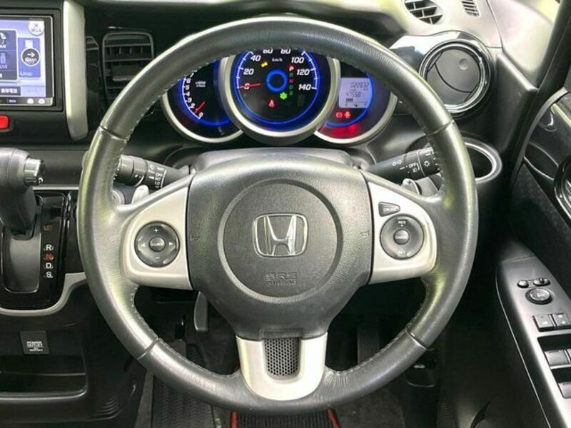 N BOX CUSTOM