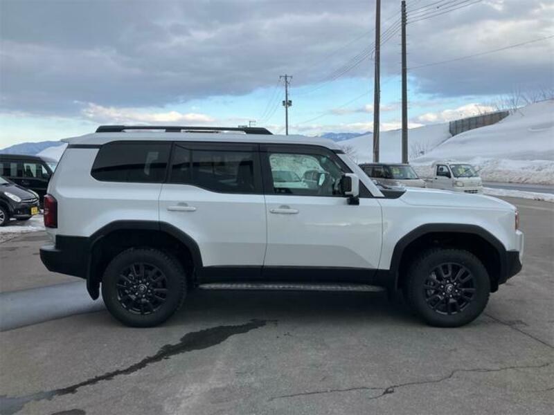 LAND CRUISER 250