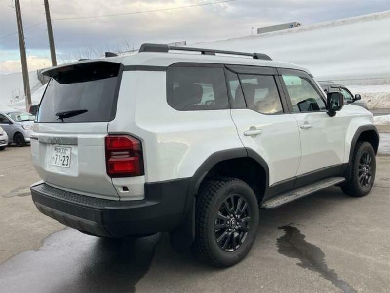 LAND CRUISER 250