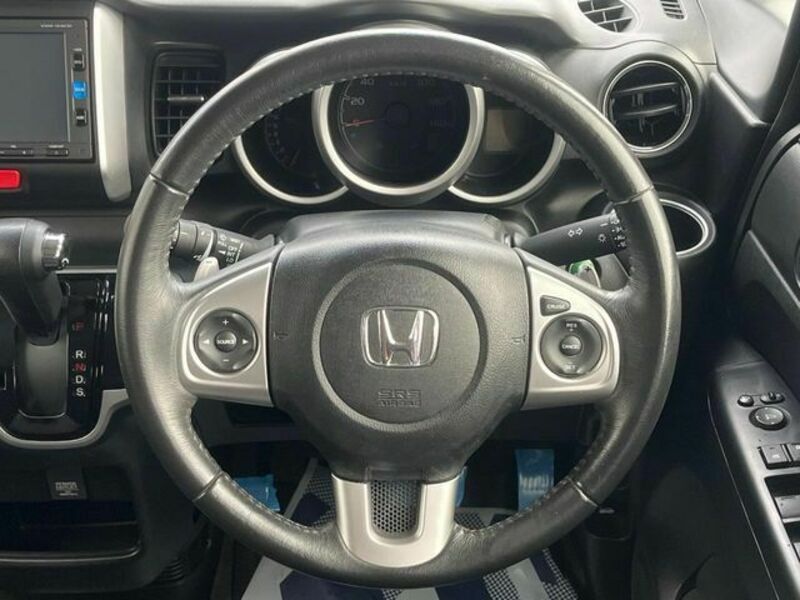 N BOX