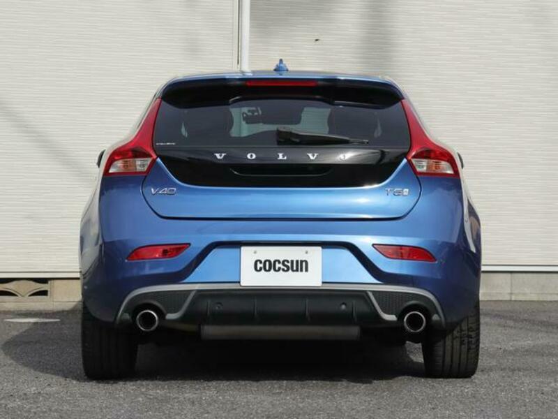 V40