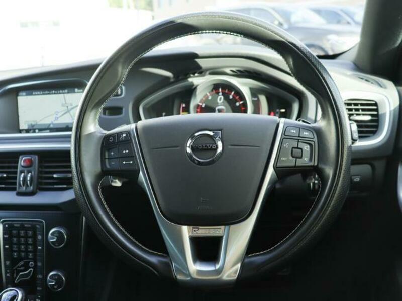 V40