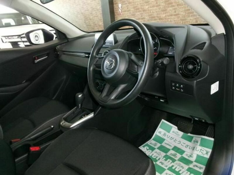 MAZDA2