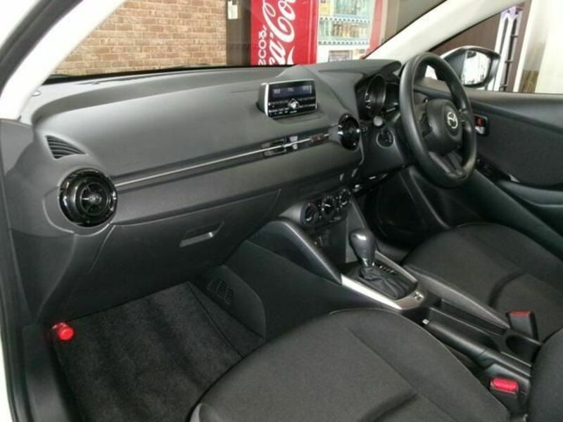 MAZDA2